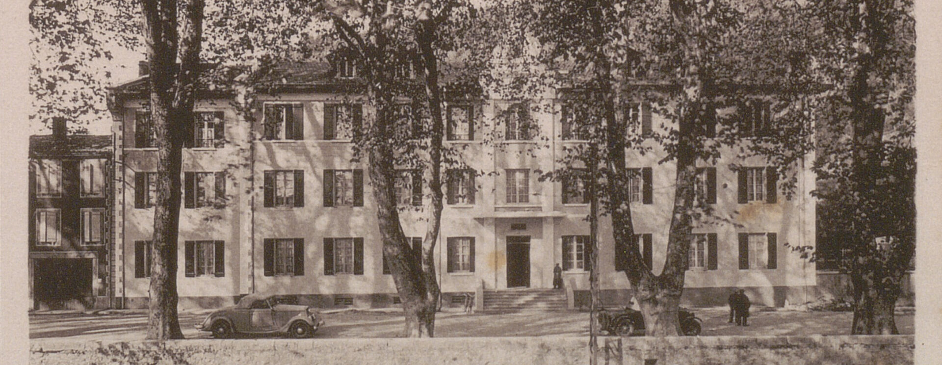 Façade de l'hôpital de Lavelanet